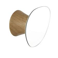 D'un style très classique chic il s'accordera à merveille ce porte manteau à poser est composé de laiton résistant avec une finition en placage d'argent vielli. Porte Manteau A Fixer Miroir Form Benares 1 Tete Castorama