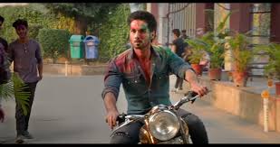 Kabir Singh Photos Hd Images Pictures Stills First Look Posters Of Kabir Singh Movie Filmibeat Watch kabir singh best kissing scenes on bullet bike. kabir singh photos hd images pictures