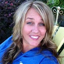 Leslie Mc (@lesmcglamery)