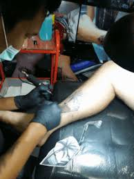 Funny tattoo scene from dude, where's my car? (2000), starring ashton kutcher and seann william scott as leads jesse and chester.#dudewheresmycar #asht. Dude Where S My Car Tattoo Scene Gifs Tenor