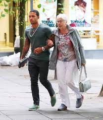 During his tenure in england, memphis rented the £3million luxury mansion from another former manchester united player, zlatan ibrahimovic. Vannyvicky On Twitter Elsewhere Memphis Depay Was Seemingly Doing His Family Duties When He Was Spotted Taking His Grandmother To Wing