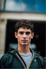 Coiffure Homme 2019 Plus De 90 Coupes De Cheveux Pour Hommes Qui Font Craquer Les Filles Coiffure Homme Coiffure Homme Cheveux Boucles Coiffure Homme 2017