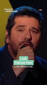Patrick Fiori interprète son dernier titre, « Le chant est libre » en live  dans 20h30 Le Dimanche. #musique #patrickfiori #live