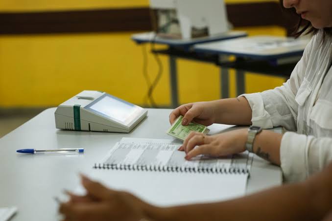 Quantos eleitores deixaram de votar na sua cidade? Consulte a abstenção por município | G1
