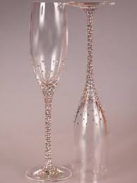 как сделать бокалы на свадьбу своими руками жених и невеста V Sovremennosti Etot Obryad Praktiches Podrobnee Krestnaya Na Svadbe Tradicii I Obyazannost Svadebnye Aksessuary Ukrashennye Vinnye Bokaly Svadebnye Chashki