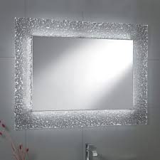 Il fissaggio del pannello è previsto con tasselli a parete ed avviene grazie ai due supporti presenti nella parte retrostante. Specchio Da Bagno Moderno Con Decoro Cornice In Vetro E Luci Led Tara
