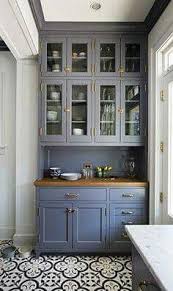 Patterned Kitchen Floors And Blue Cabinets Cuisines Design Cuisine Minuscule Renovation Cuisine