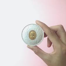 ラデュレのコンパクトなファンデーションがかなりイケてます fashion ファッション spur ラデュレ ファンデーション コンパクト