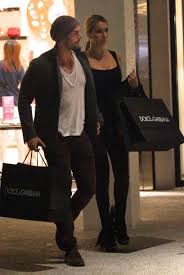 2011 calendar with holidays uk. Elizabeth Gutierrez And William Levy Elizabeth Gutierrez And William Levy Picture 24748495 409 X 611 Fanpix Net