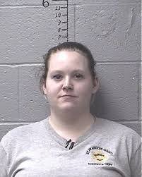 Female jail officer 'gave prisoner blow-job'