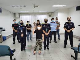 Abdul razak bin datuk abu samah v shah alam properties sdn bhd and another appeal 1999 2 mlj 500 (refd). Hajat Membawa Anak Gunting Rambut Tidak Kesampaian Sabah Media