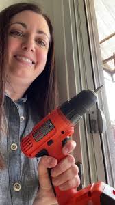 Linda Manser's Instagram, Twitter & Facebook