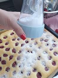 Schneller Kirschkuchen Vom Blech Simplylovelychaos Rezept Schneller Kirschkuchen Kirschkuchen Kirschkuchen Blech