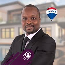 Mme Bernadette TOSSA AGASSOUNON dite Mama Kiki ❤️ 😍 💕 💘 ❤️ juste quand  Kiki venait d'être né. Oh! Maman je t'aime tellement ❤️ 🙏