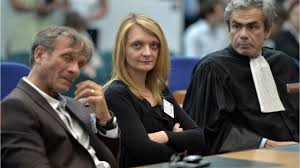 Dans cette vidéo nous allons. Comment Rachel La Femme De Vincent Lambert A Tout Fait Pour Proteger Sa Fille Gala