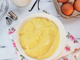 #crema #pasticcera #dolceingredienti4 tuorli d'uova100 gr zucchero34 gr maizena400 ml latte fresco intero2 bucce bacca di vanigliascorza di limoneper abbonar. Crema Pasticcera La Ricetta Perfetta Trucchi E Consigl