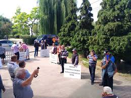 Casa judeteana de pensii maramures se situeaza printre cele mai bune case de pensii din tara, conform unui set european de indicatori de performanta standard, arata un raport al institutiei maramuresene. Protest La Casa De Pensii Maramures Graiul MaramureÈului Cotidian Independent Al JudeÈului MaramureÈ