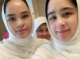 Wash your hair every 2 days. Suka Sangat Mcd Tunku Azizah Tukar Nama Puteri Bongsunya Kepada Mcjihan
