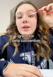 Kelley Siler's Instagram, Twitter & Facebook