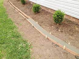 How To Make A Concrete Landscape Curb In 4 Easy Steps Landscape Curbing Concrete Garden Edging Concrete Garden