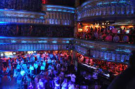 So far i've been to quite a few shows at the hob. The Dance Floor And The First Balcony From The Chicago House Of Blues Symrise Party Chicago House House Of Blues Chicago Dance Floor