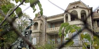 .γεννήθηκε το πρωί της 7ης/19ης ιουλίου 1890 στα βασιλικά ανάκτορα στο τατόι στην περιοχή της δεκέλειας αττικής και πέθανε την 1η απριλίου 1947 από καρδιακή ανακοπή, στην αθήνα. H Agnwsth Istoria Twn Anaktorwn Toy Tatoioy Usay Gr