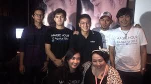 Meskipun sudah dua kali ditayangkan dalam waktu berdekatan, namun pemirsa tetap antusias. Inilah Tiga Video Klip Untuk Soundtrack Film Magic Hour Tribunnews Com Mobile