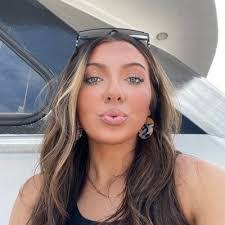 Lauren Snodgrass's Instagram, Twitter & Facebook