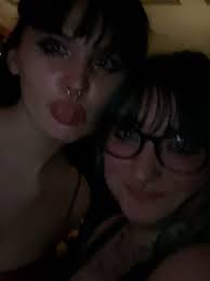 ella! >_< (@r0tt3n3lla)