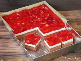 Galaretkę studzimy jednak nie pozwalamy jej bardzo stężeć. Ciasto Truskawkowe Bez Pieczenia Obzarciuch