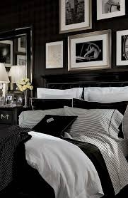 Black And White Bedroom Wall Decor 33 Chic And Stylish Bedrooms Dressed In Black And White Black And White Bedroom Wall Decor In 2020 Master Bedrooms Decor Stylish Bedroom Classy Bedroom