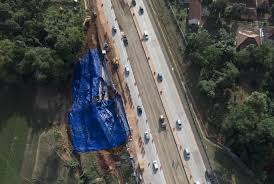 Koordinasi dengan kepolisian pun telah dilakukan dengan melakukan contraflow. Perbaikan Ruas Jalan Longsor Tol Cipali Di Km 103 Republika Online