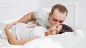 Jika ia tidak menikmati gaya ini, bisa jadi karena merasa overexposed selama hubungan seks, atau mungkin kakinya terlalu pendek untuk bisa nyaman beraksi. 3 Posisi Hubungan Intim Yang Aman Dan Nyaman Bagi Ibu Hamil Lifestyle Fimela Com