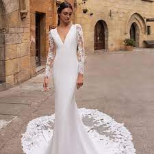 Shop david's bridal wide variety of wedding gowns with sleeves in lace & other designs! The 28 Best Long Sleeved Wedding Dresses Of 2021