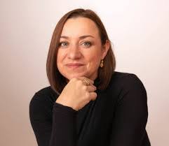 Emily Rees's Instagram, Twitter & Facebook