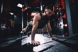 Weighted Push Ups Guide How To Perform Weighted Push Ups 2022 Masterclass