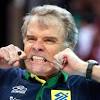 Bernardo rocha de rezende (born 25 august 1959), known as bernardo rezende and nicknamed bernardinho, is a brazilian volleyball coach and former player. 1