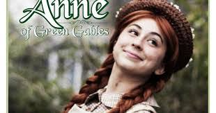 Elisa Doherty's Instagram, Twitter & Facebook