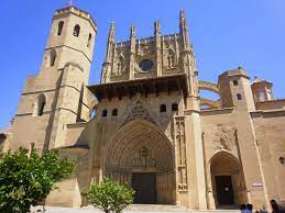 It is also the capital of the spanish province of the same name and of the. Datei Huesca Catedral Exterior 09 Jpg Wikipedia