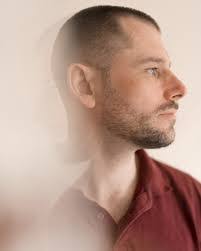 David Bees's Instagram, Twitter & Facebook