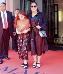 Salma hayek and daughter valentina attend the puss in boots paris premiere in paris, france. Salma Hayek Shares Incredibly Rare Photo With Daughter For Heartfelt Reason Hello