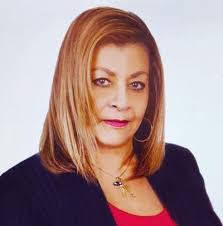 Cindy Crone's Instagram, Twitter & Facebook