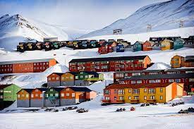 Nyheter og informasjon for svalbard longyearbyen news and information for longyearbyen, svalbard noticias e información de longyearbyen, svalbard news und informationen für. Spitsbergen Longyearbyen Longyearbyen Norway Places To Visit Norway
