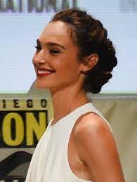 Style Crush Wonder Woman Gal Gadot Primped Hair Hairstyle Style Body Eyes Hair Hairstyle Style Wonder Woman Gal Gadot Gal Gardot Gal Gadot Style