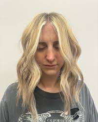 Anna Rabon's Instagram, Twitter & Facebook