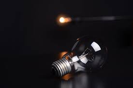 *menggunakan baterai cas ulabg kapasitas besar 4v 4000mah *menggunakan baterai awet, dapat di cas ulang lebih dari 500 kali *dilengkapi smd led model baru yang tahan lama sangat terang dan hemat energi *lampu dapat di stel terang atau redup dengan tombol dimer *ketahanan lampu hidup. 5 Kegiatan Produktif Yang Bisa Dilakukan Saat Mati Lampu