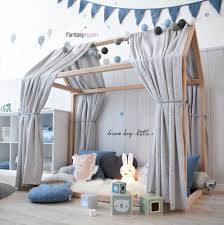 Hier Wird Das Hausbett Zur Kuschelecke Mit Lammfell Bettschlange Und Vielen Sussen Kissen Wird Das Kinderbett Zur Ku Baby Room Decor Baby Boy Rooms House Beds