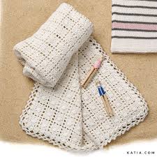 Super soft and lovely handmade baby blanket is great for use in perfect to cover baby crib, stroller blanket or car seat. Capelet Baby Spring Summer Models Patterns Katia Com