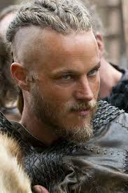 Vikingské účesy jsou další vrstvou kultury, pomocí které lze získat další informace o životě skandinávců, jejich zvycích a zvláštnostech každodenního života. Viking Viking Hair Viking Braids Vikings Ragnar