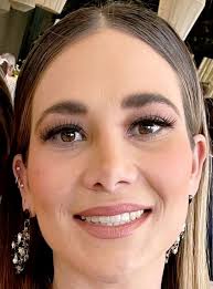 Nana Sanchez Obregon. Hoy Celebra su Bellísimo Cumpleaños. Que se sirvan  las copas de Champagne para brindar por los éxitos y alegrías de tan  Hermosa cumpleañera. Irene Obregon e Irene Sanchez Obregon.